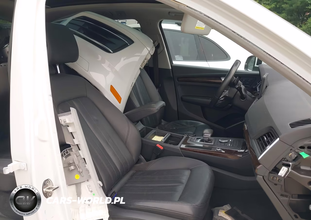 2019 Audi Q5 45 Premium VIN:WA1ANAFYXK2086556 - 5