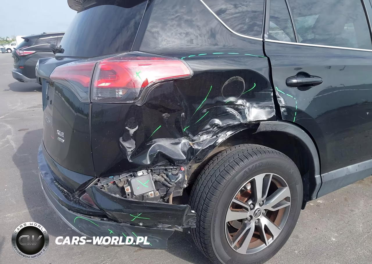 2018 Toyota Rav4 Xle VIN:2T3RFREV6JW716395 - 6