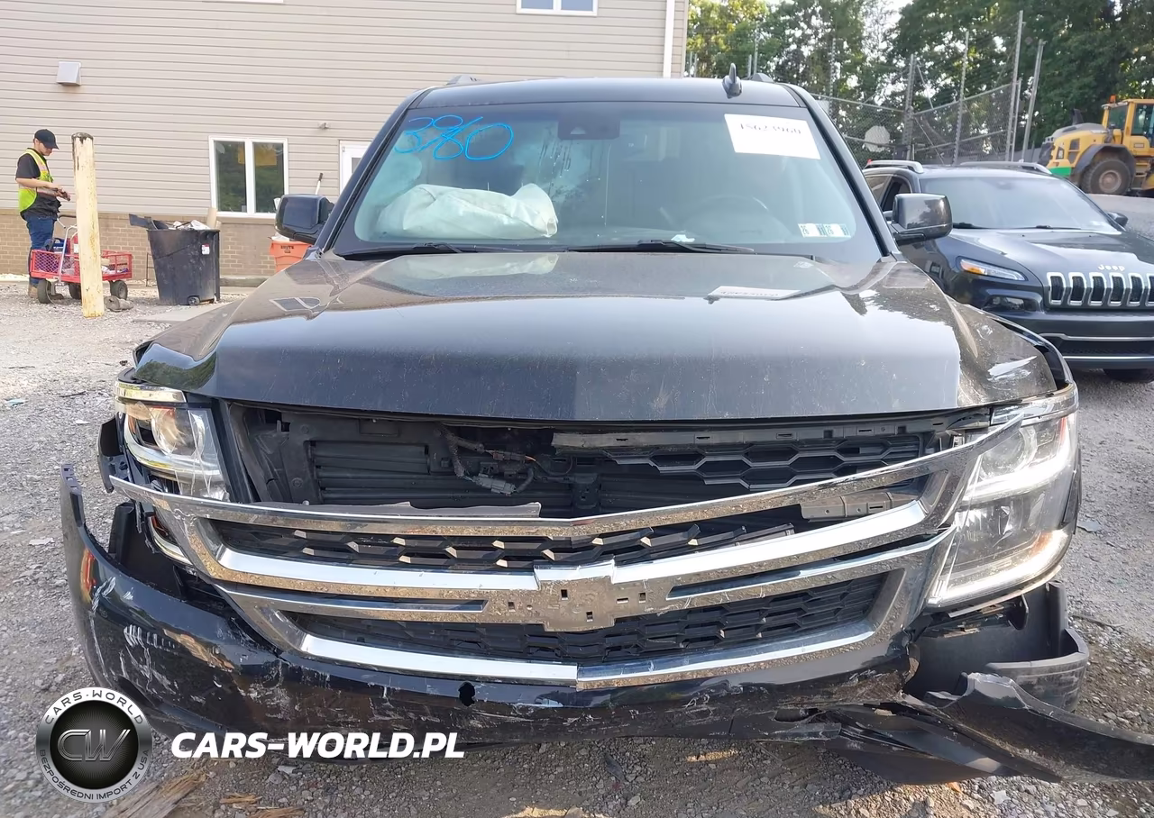 2019 Chevrolet Suburban Lt VIN:1GNSKHKC5KR375011 - 12