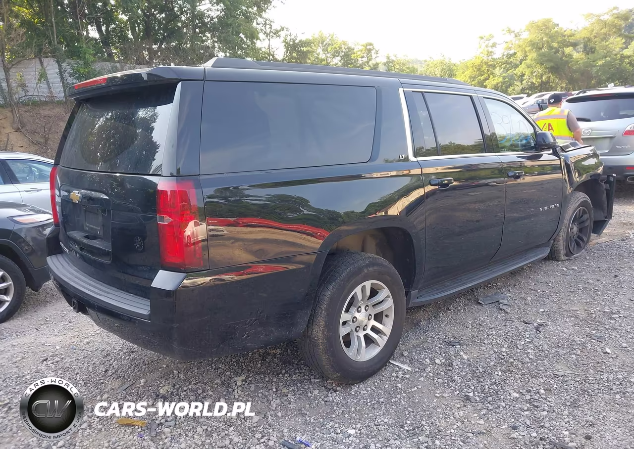 2019 Chevrolet Suburban Lt VIN:1GNSKHKC5KR375011 - 4