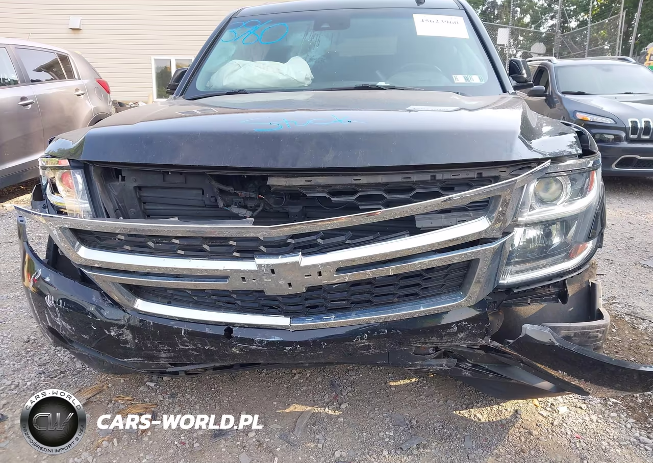 2019 Chevrolet Suburban Lt VIN:1GNSKHKC5KR375011 - 6