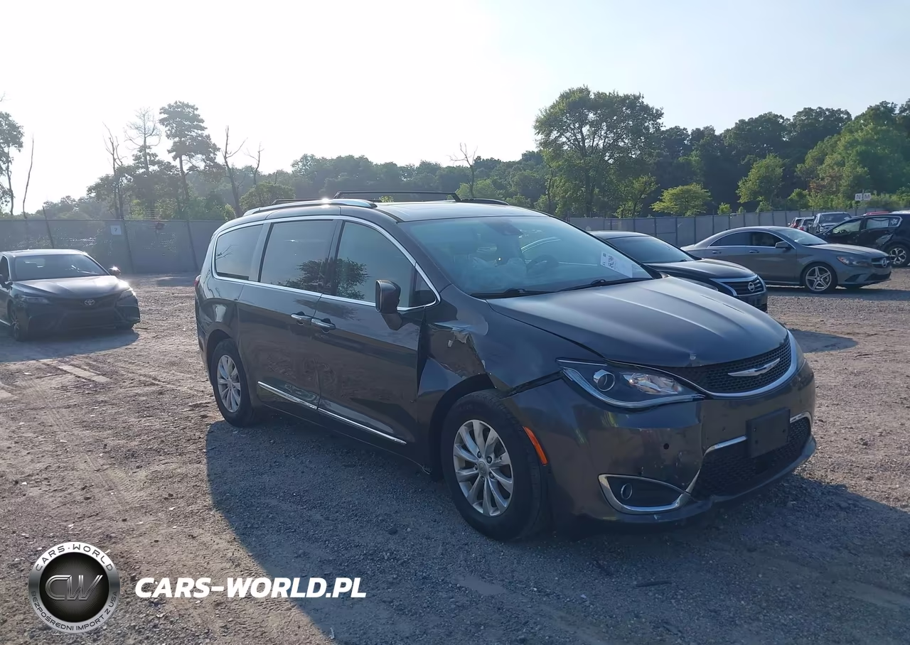 2018 Chrysler Pacifica Touring L Plus