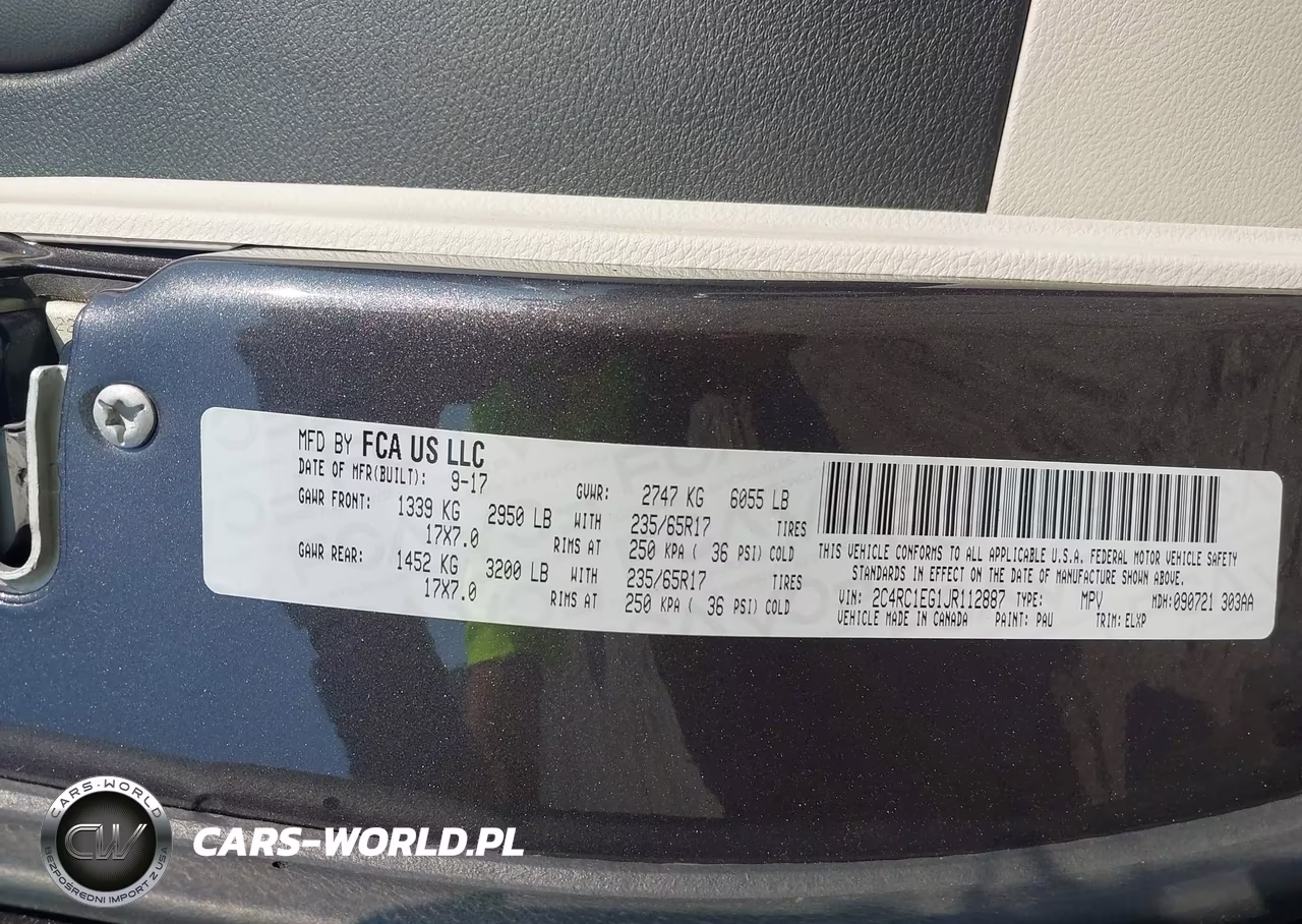 2018 Chrysler Pacifica Touring L Plus VIN:2C4RC1EG1JR112887 - 9