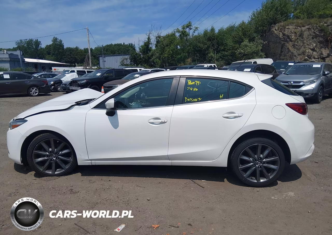 2018 Mazda Mazda3 Touring VIN:3MZBN1L36JM168517 - 14