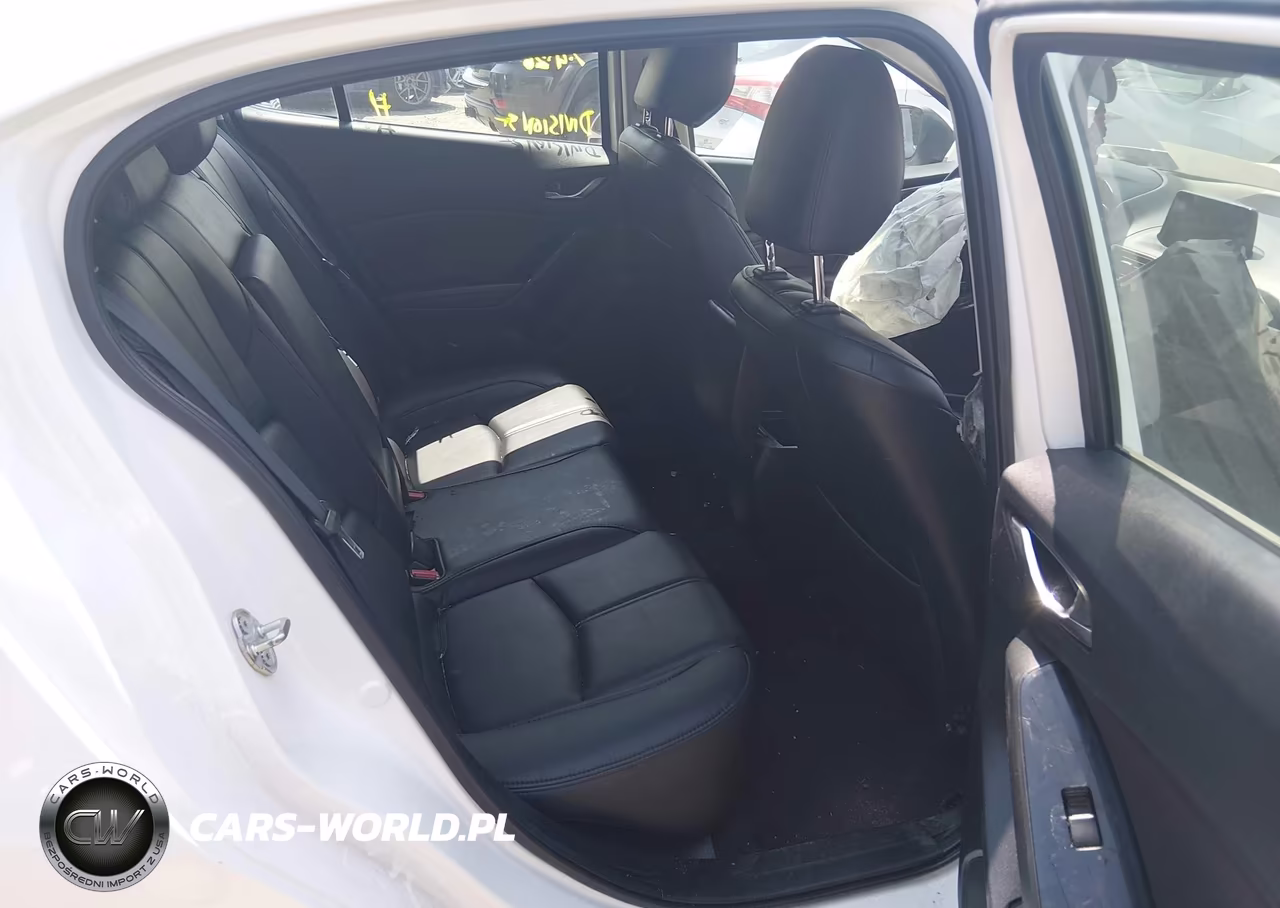 2018 Mazda Mazda3 Touring VIN:3MZBN1L36JM168517 - 8