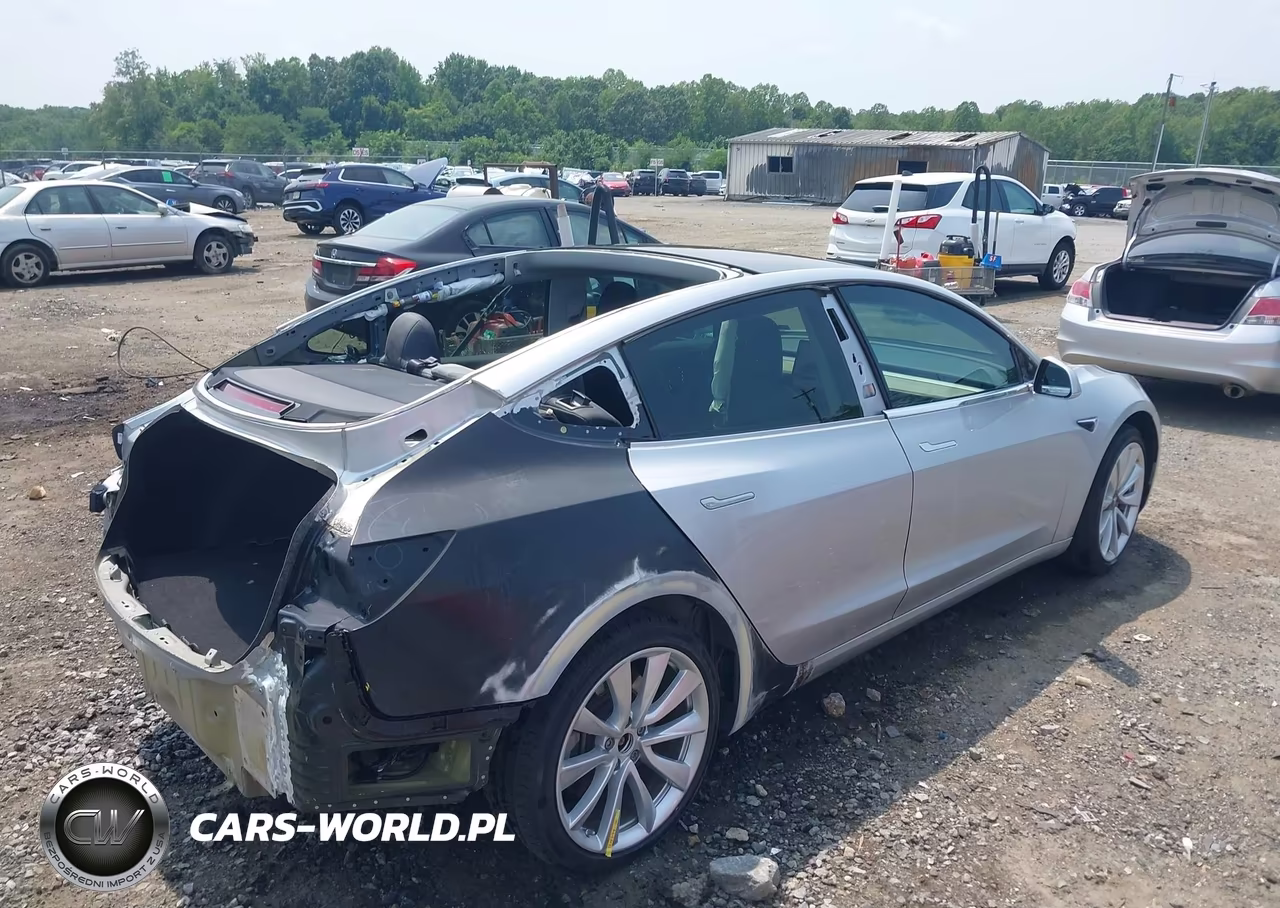 2018 Tesla Model 3 Long Range-Mid Range VIN:5YJ3E1EA5JF060865 - 4