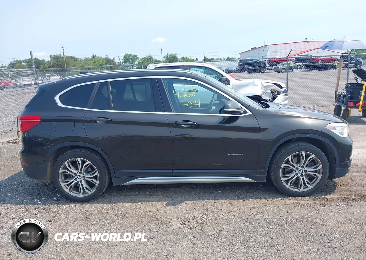 2016 BMW X1 xDrive28I VIN:WBXHT3C35GP886287 - 13