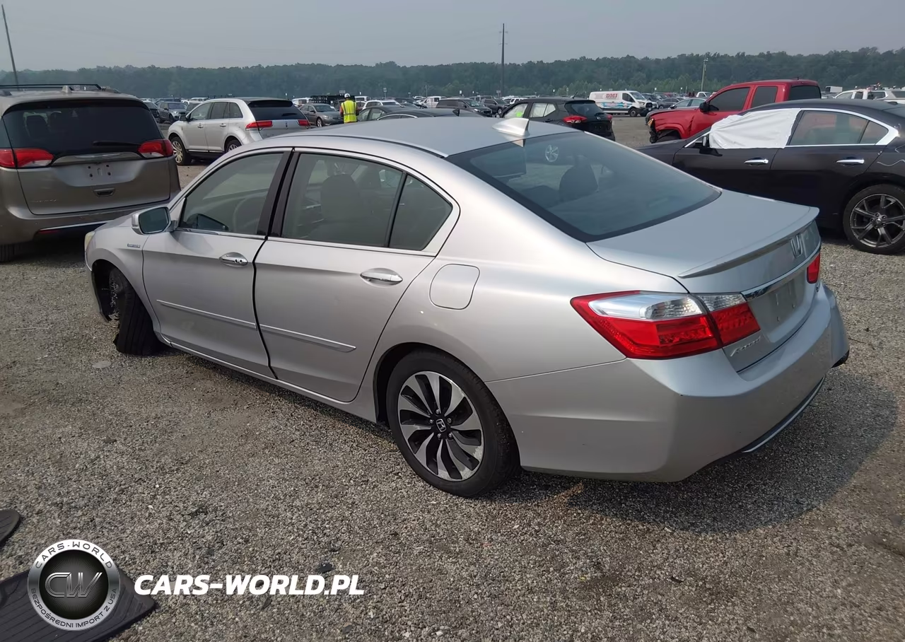 2015 Honda Accord Hybrid Touring VIN:1HGCR6F79FA002540 - 3