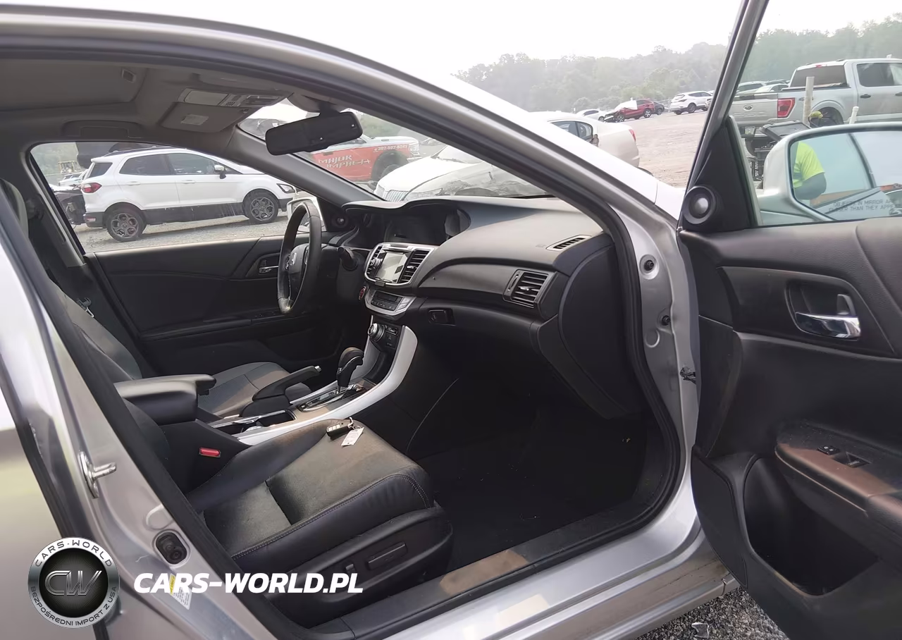 2015 Honda Accord Hybrid Touring VIN:1HGCR6F79FA002540 - 5