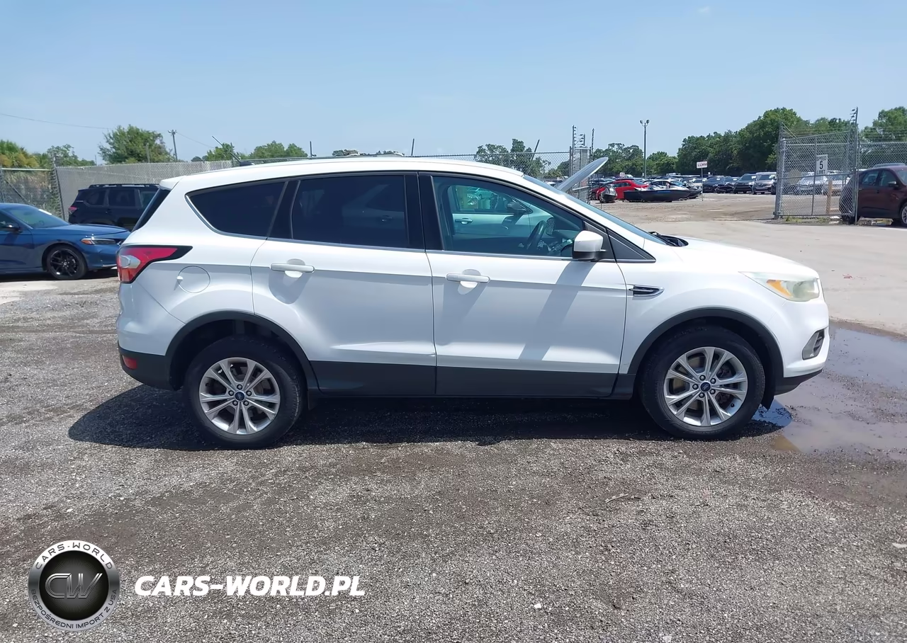 2017 Ford Escape Se VIN:1FMCU9GD4HUD32358 - 13