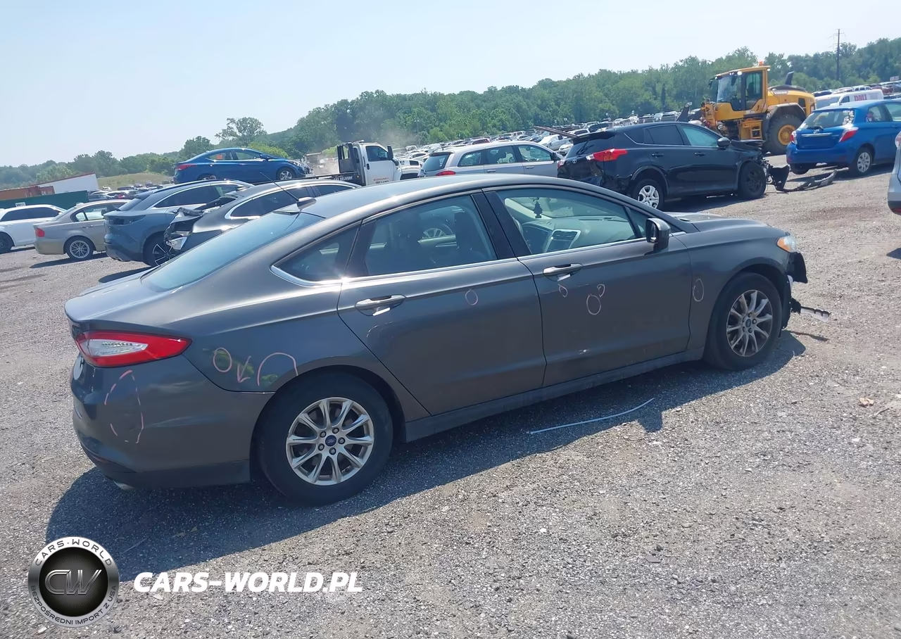 2015 Ford Fusion S VIN:3FA6P0G73FR124321 - 4