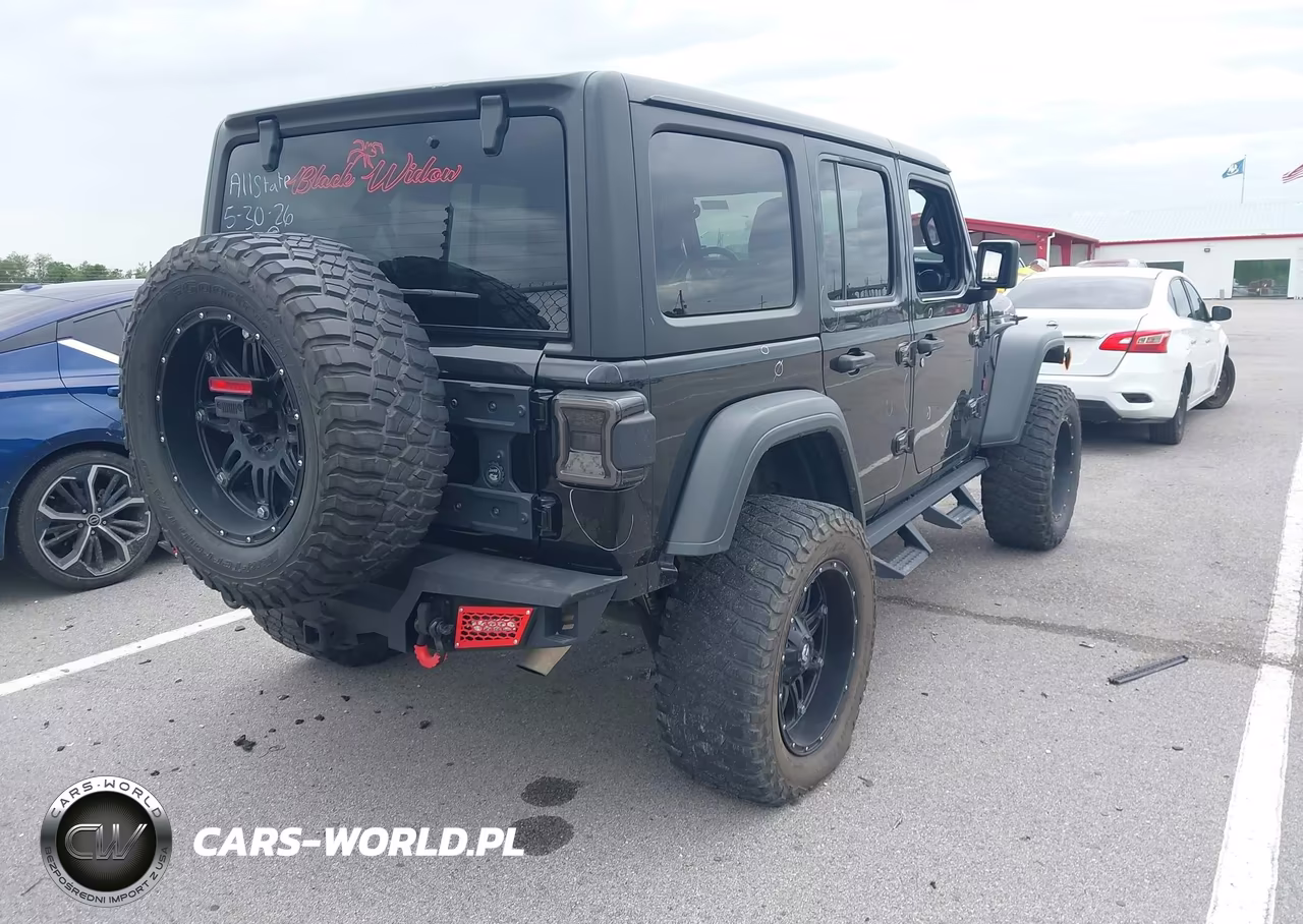 2020 Jeep Wrangler Unlimited Sport Altitude 4X4 VIN:1C4HJXDG3LW107111 - 4