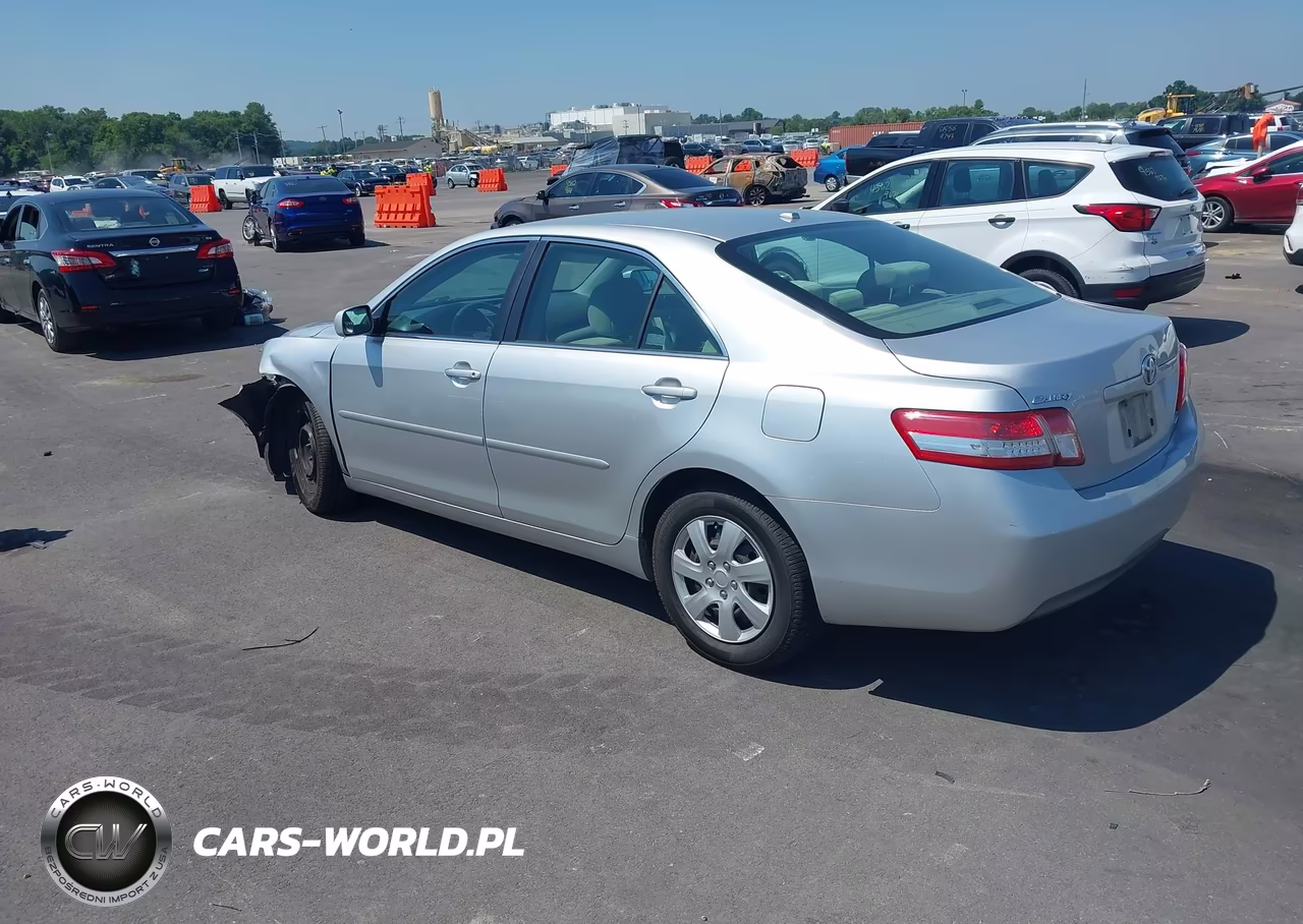 2010 Toyota Camry Le VIN:4T1BF3EK8AU004256 - 3