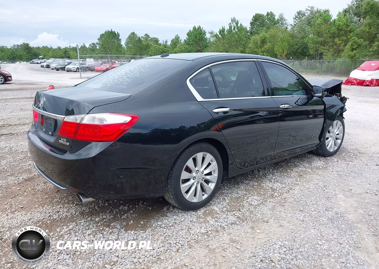 2013 Honda Accord Touring VIN:1HGCR3F97DA041589 - 4