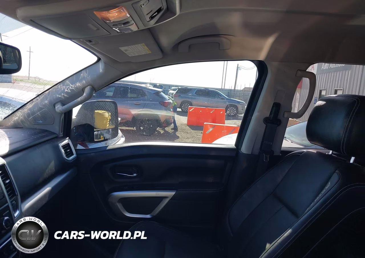 2019 Nissan Titan Pro-4X VIN:1N6AA1E51KN528337 - 5