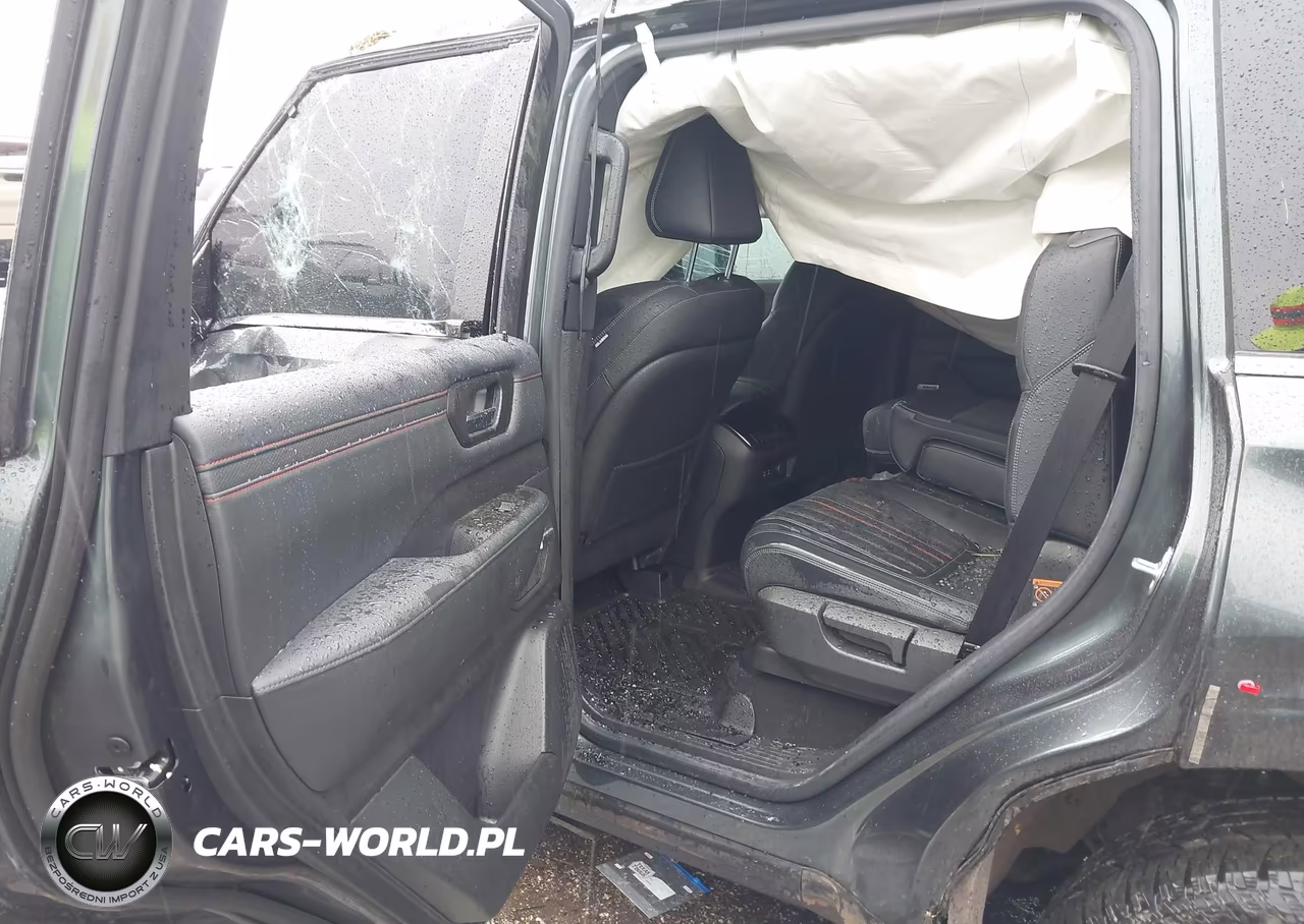 2026 Nissan Armada Pro-4X VIN:JN8AY3DE2T9430251 - 8