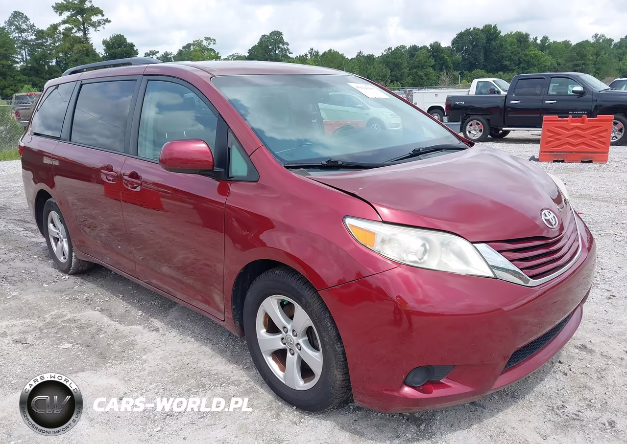 2016 Toyota Sienna Le 8 Passenger – zdjęcie 1 z 16