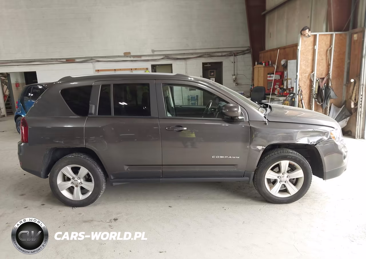 2016 Jeep Compass Latitude VIN:1C4NJDEB0GD757553 - 13