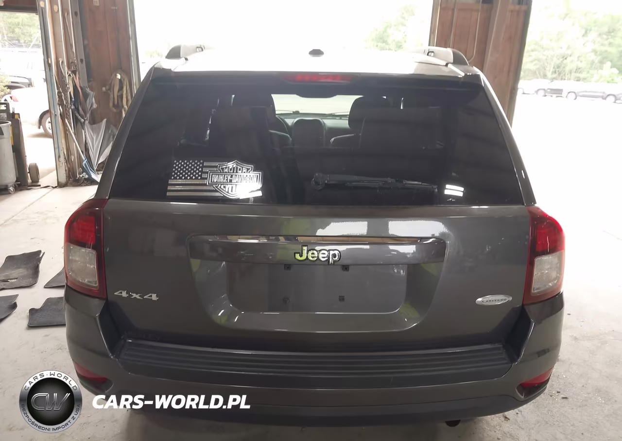 2016 Jeep Compass Latitude VIN:1C4NJDEB0GD757553 - 16