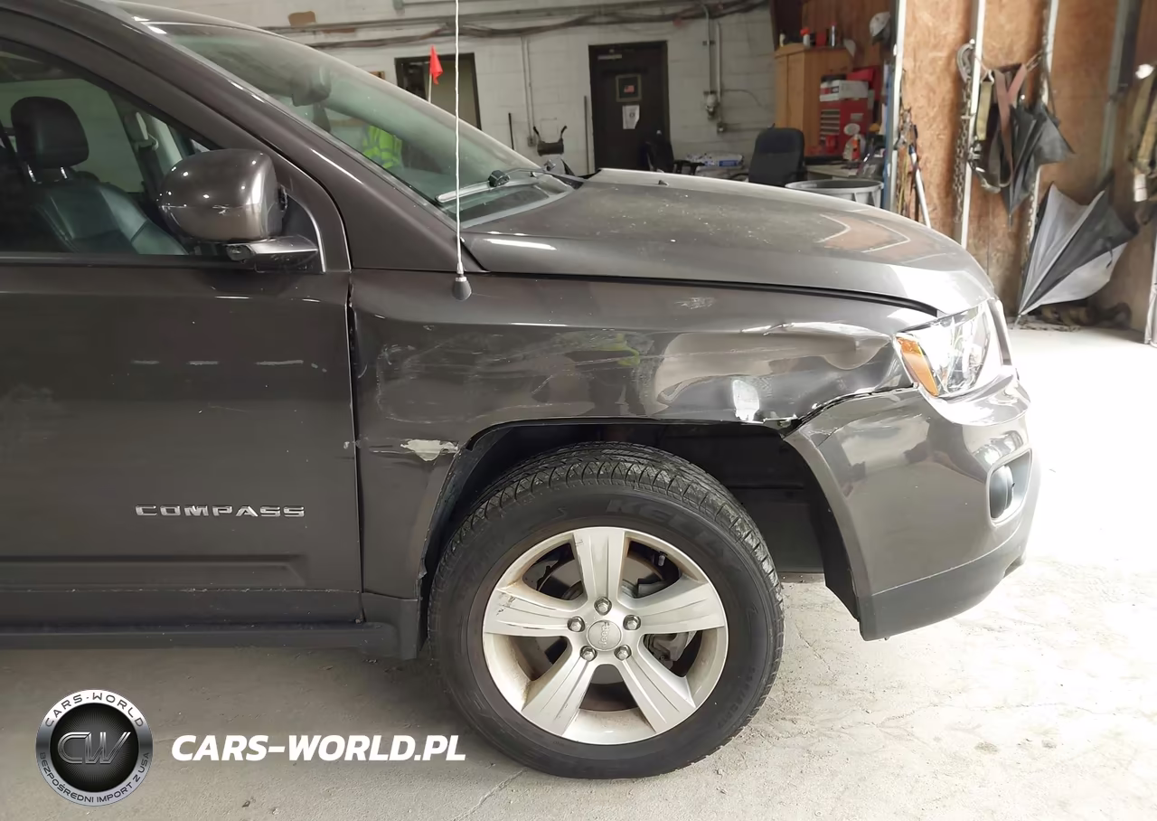 2016 Jeep Compass Latitude VIN:1C4NJDEB0GD757553 - 6