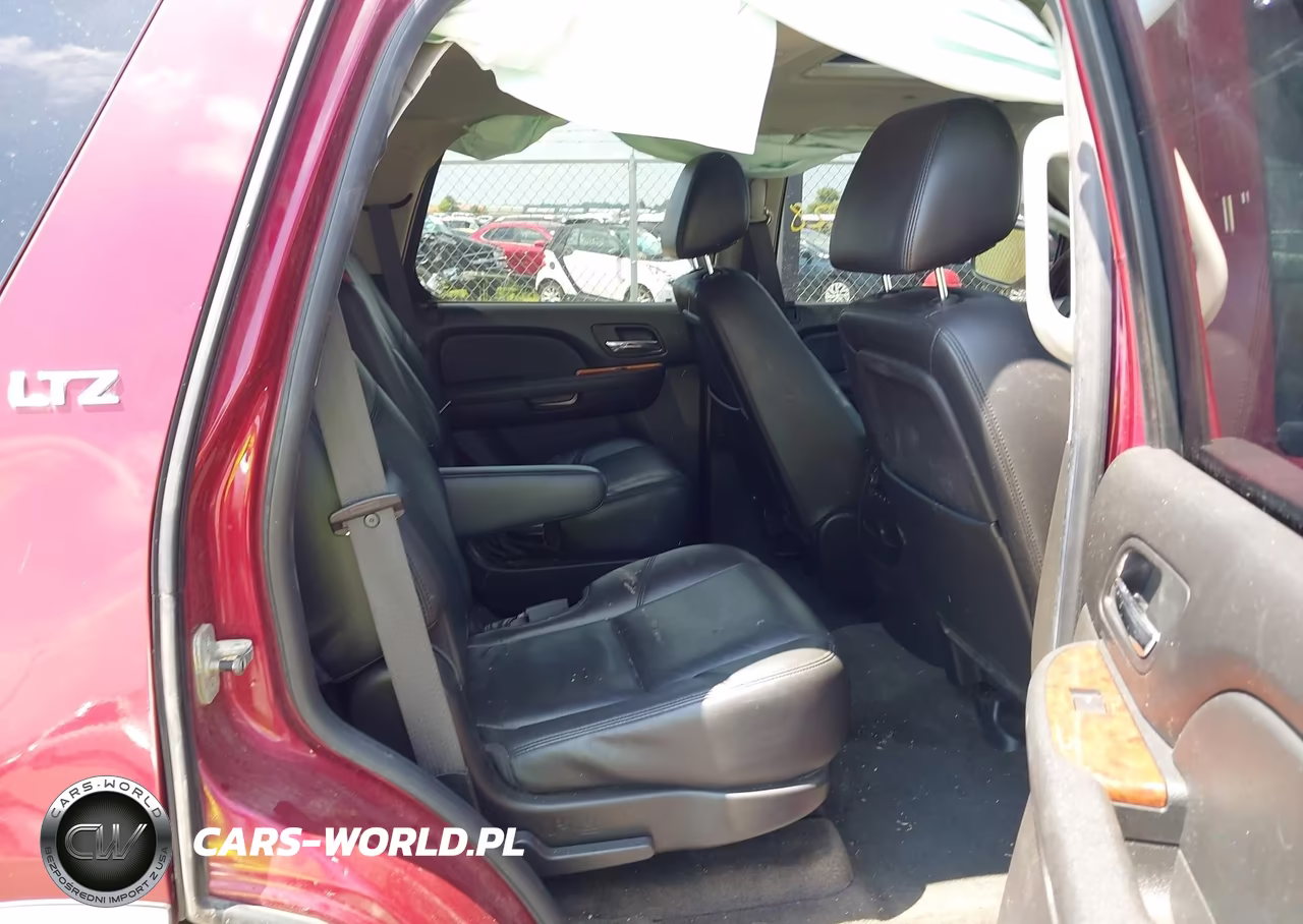 2009 Chevrolet Tahoe Ltz VIN:1GNFK330X9R304261 - 8