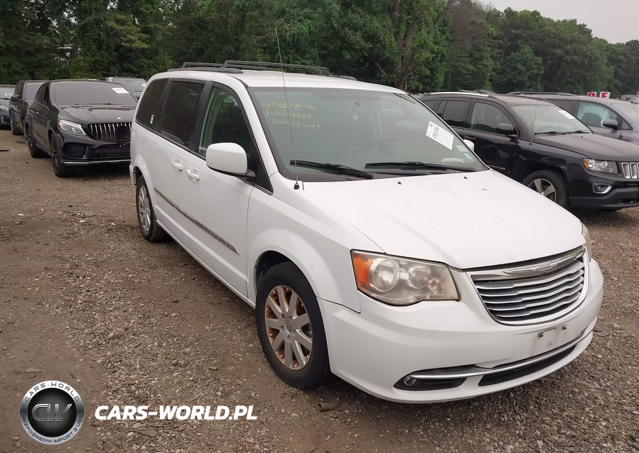 2014 Chrysler Town & Country Touring – zdjęcie 1 z 11