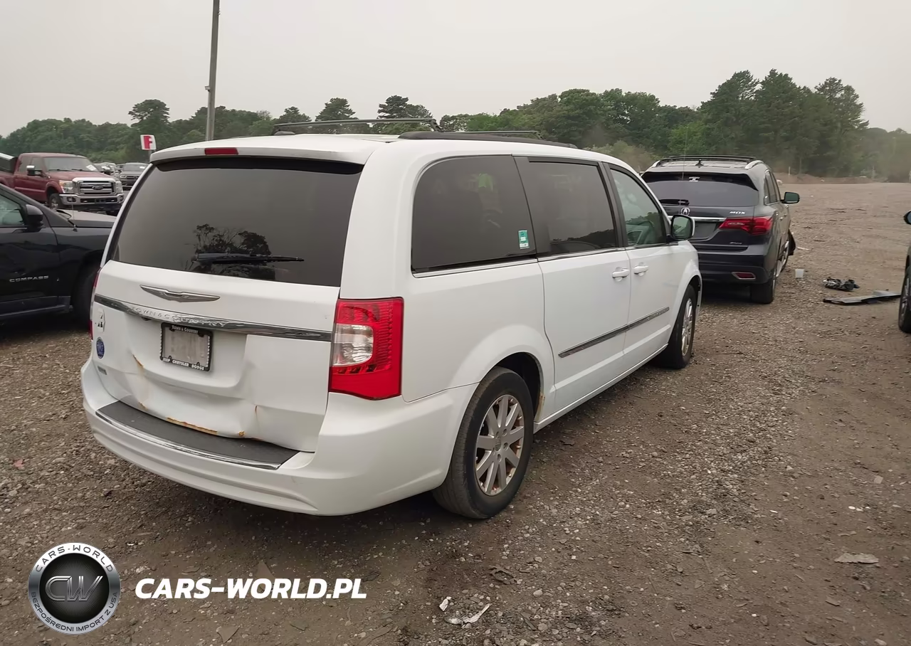 2014 Chrysler Town & Country Touring VIN:2C4RC1BG2ER446596 - 4