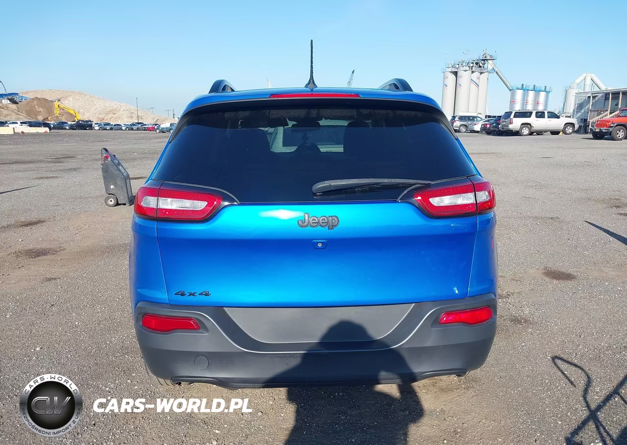 2018 Jeep Cherokee Latitude 4X4 VIN:1C4PJMCX0JD598614 - 16