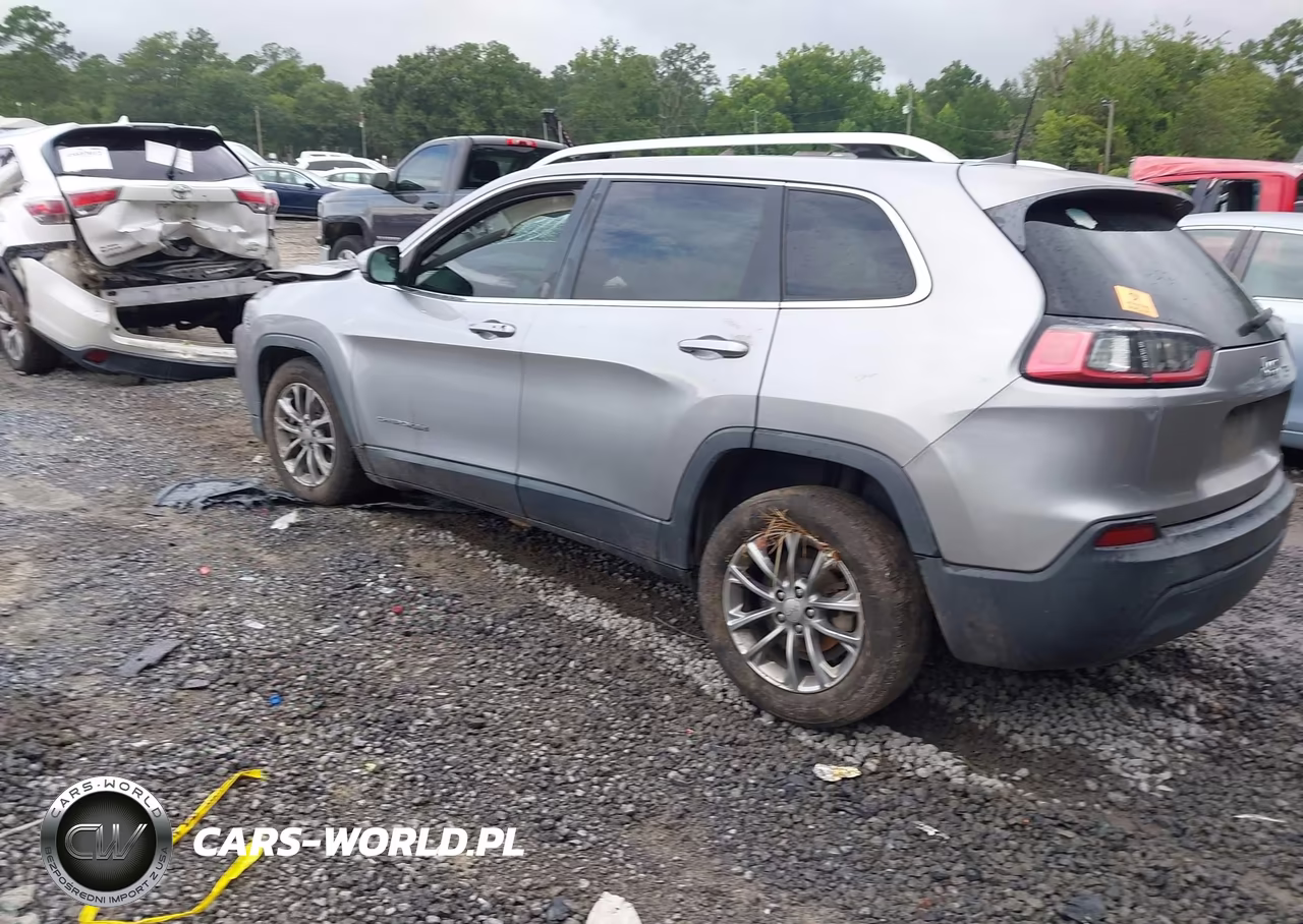 2019 Jeep Cherokee Latitude Plus Fwd VIN:1C4PJLLBXKD455864 - 3
