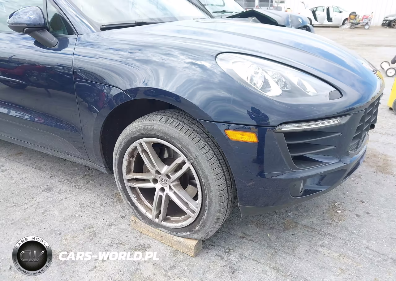 2018 Porsche Macan VIN:WP1AA2A51JLB11517 - 12