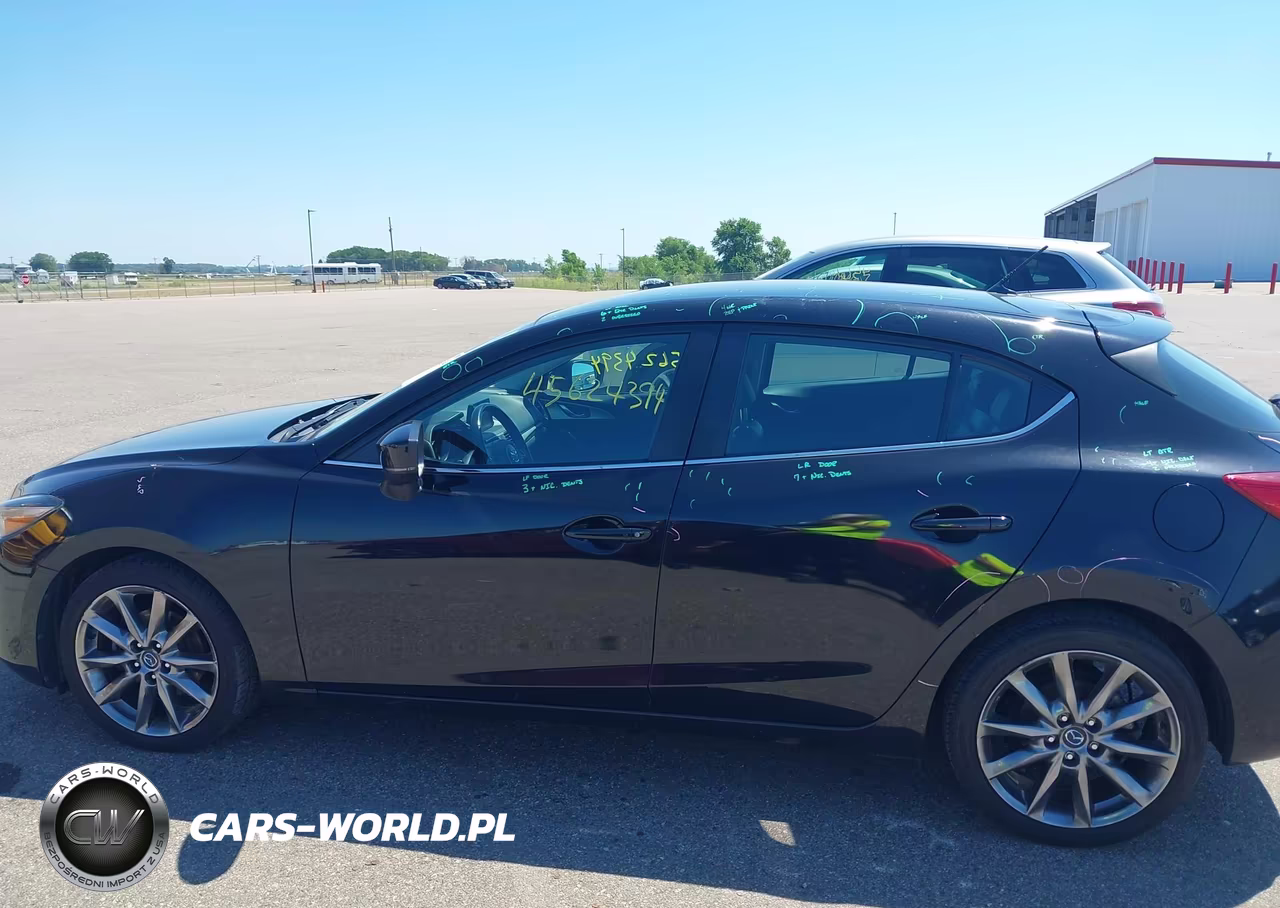 2018 Mazda Mazda3 Touring VIN:3MZBN1L30JM193221 - 14
