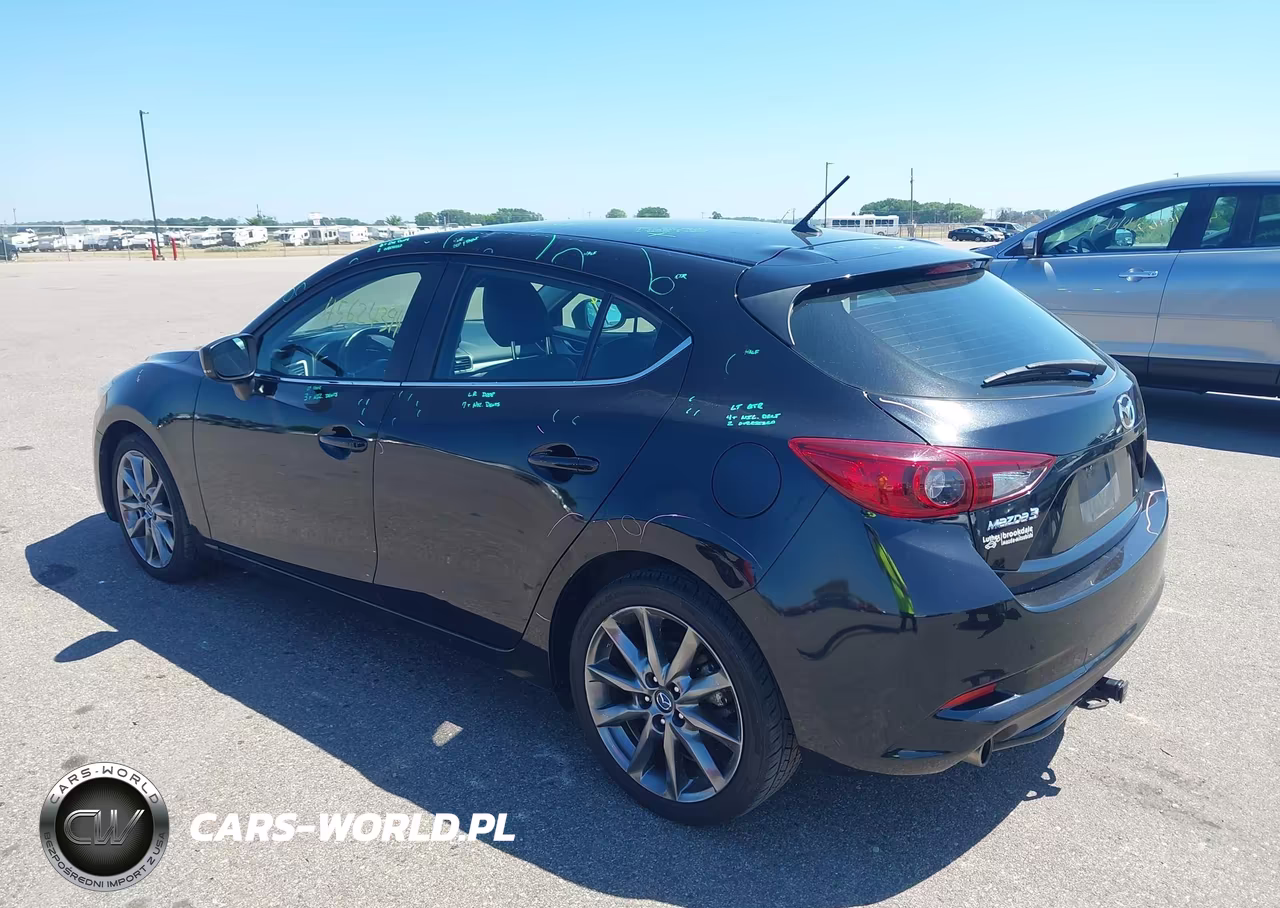 2018 Mazda Mazda3 Touring VIN:3MZBN1L30JM193221 - 3