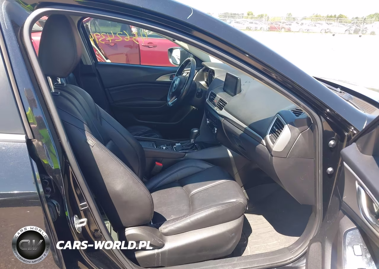 2018 Mazda Mazda3 Touring VIN:3MZBN1L30JM193221 - 5