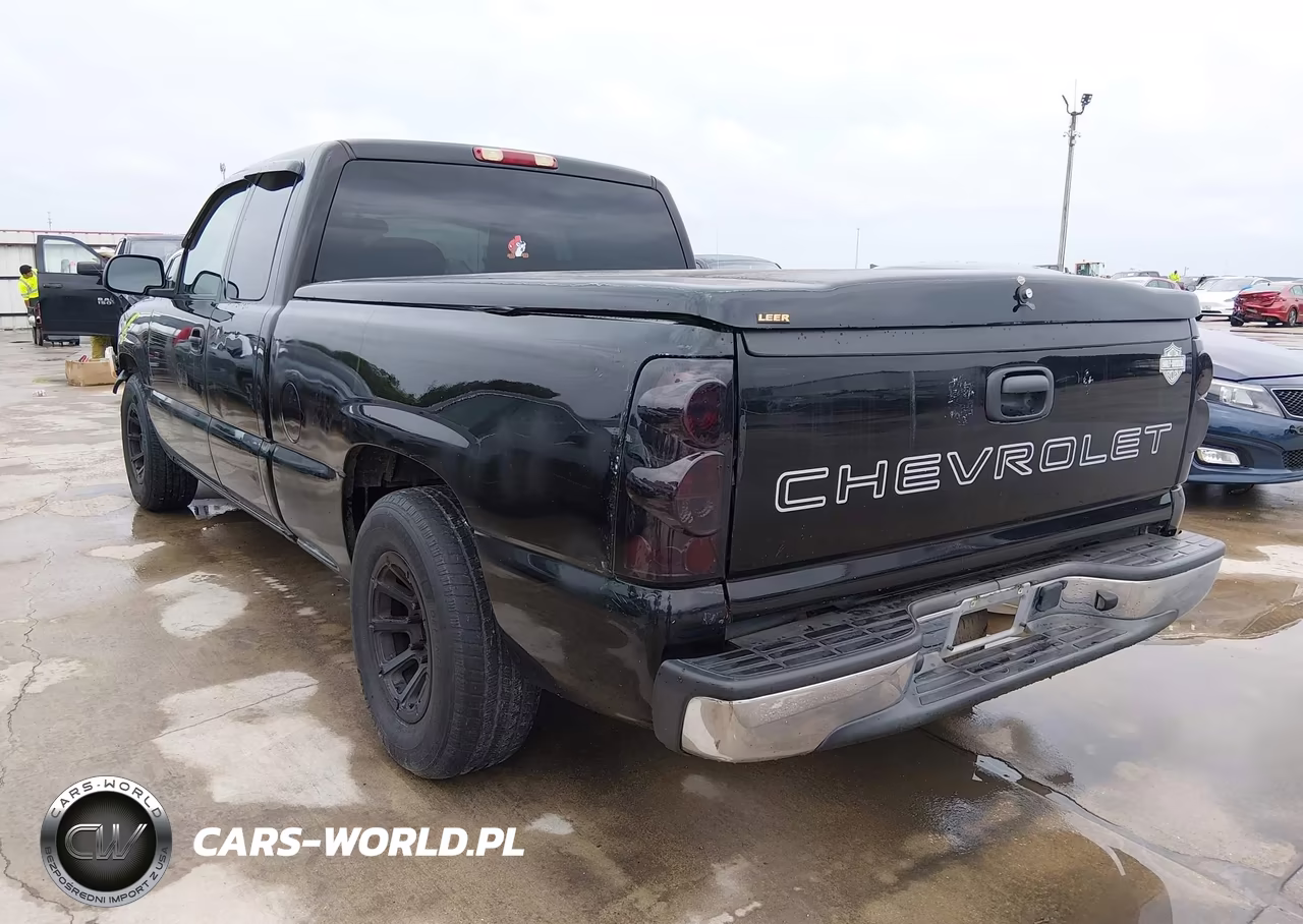2004 Chevrolet Silverado 1500 Work Truck VIN:1GCEC19X34Z330638 - 3