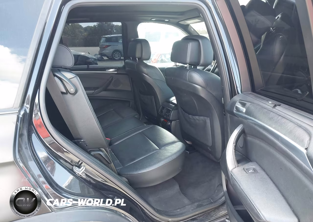 BMW X5 XDRIVE5 VIN:5UXZV8C54BL417751 - 8