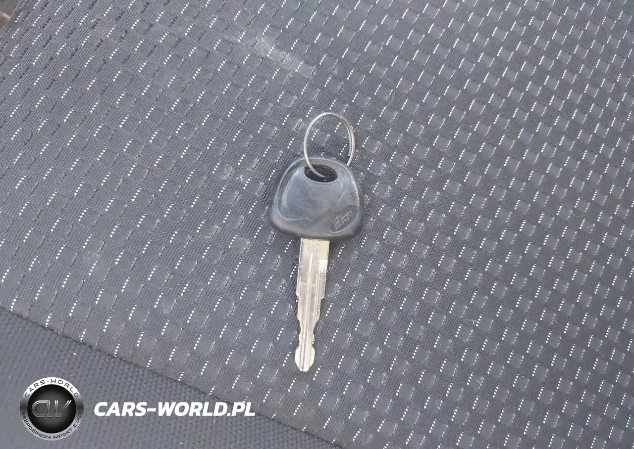 2007 Hyundai Accent Gs VIN:KMHCM36C07U023717 - 11