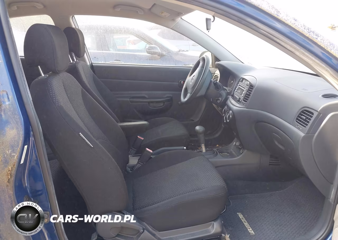 2007 Hyundai Accent Gs VIN:KMHCM36C07U023717 - 5