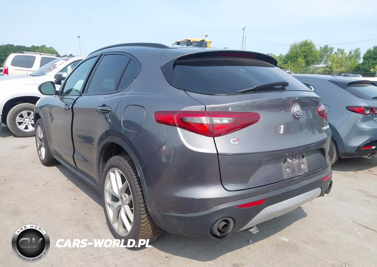 2018 Alfa Romeo Stelvio Ti Sport Awd VIN:ZASFAKNN1J7B99969 - 3