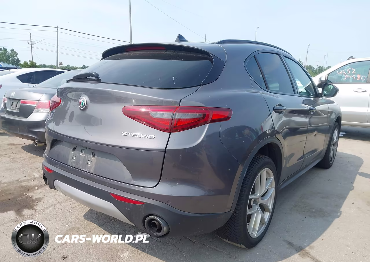 2018 Alfa Romeo Stelvio Ti Sport Awd VIN:ZASFAKNN1J7B99969 - 4