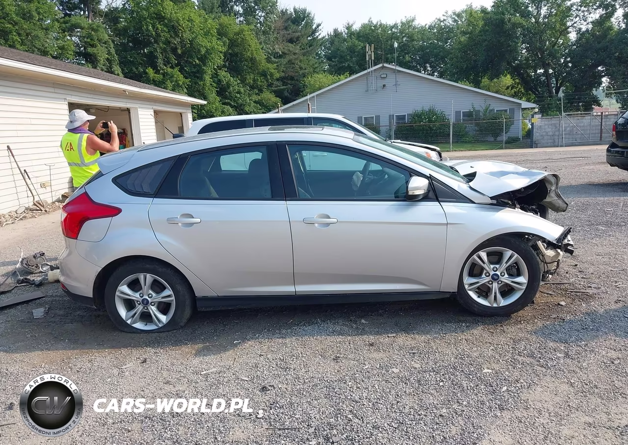 2014 Ford Focus Se VIN:1FADP3K21EL277541 - 14