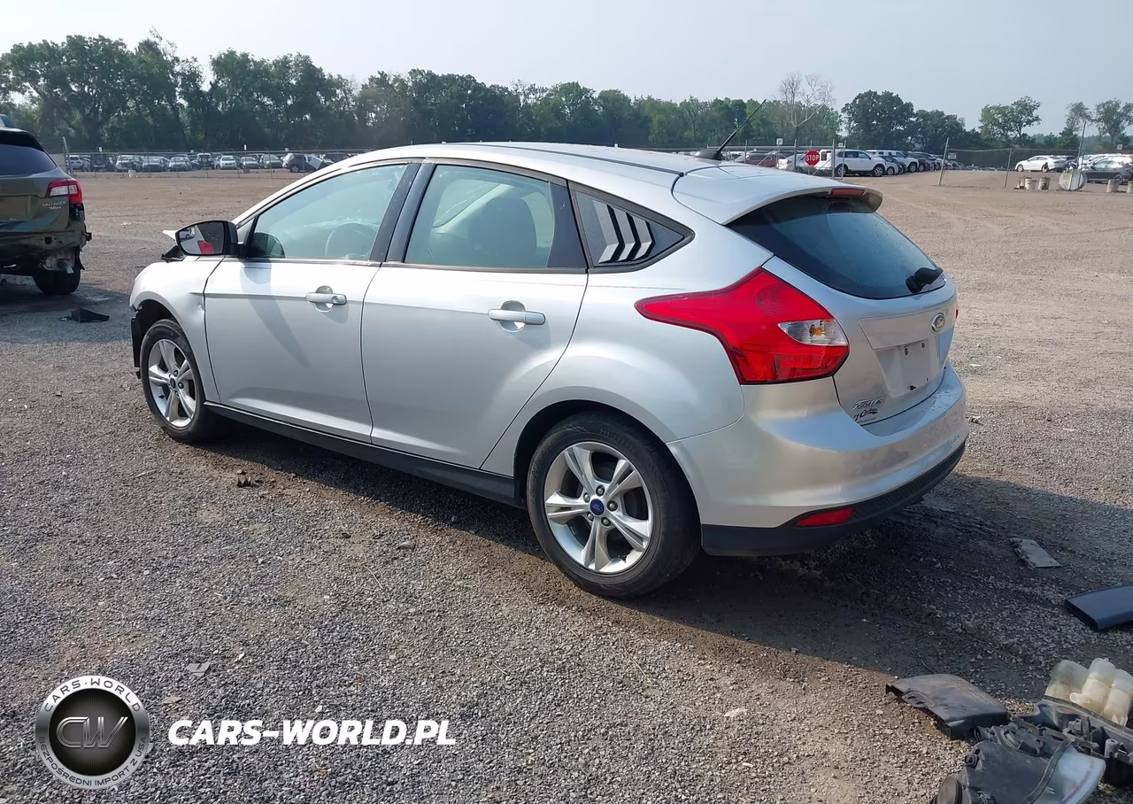 2014 Ford Focus Se VIN:1FADP3K21EL277541 - 3