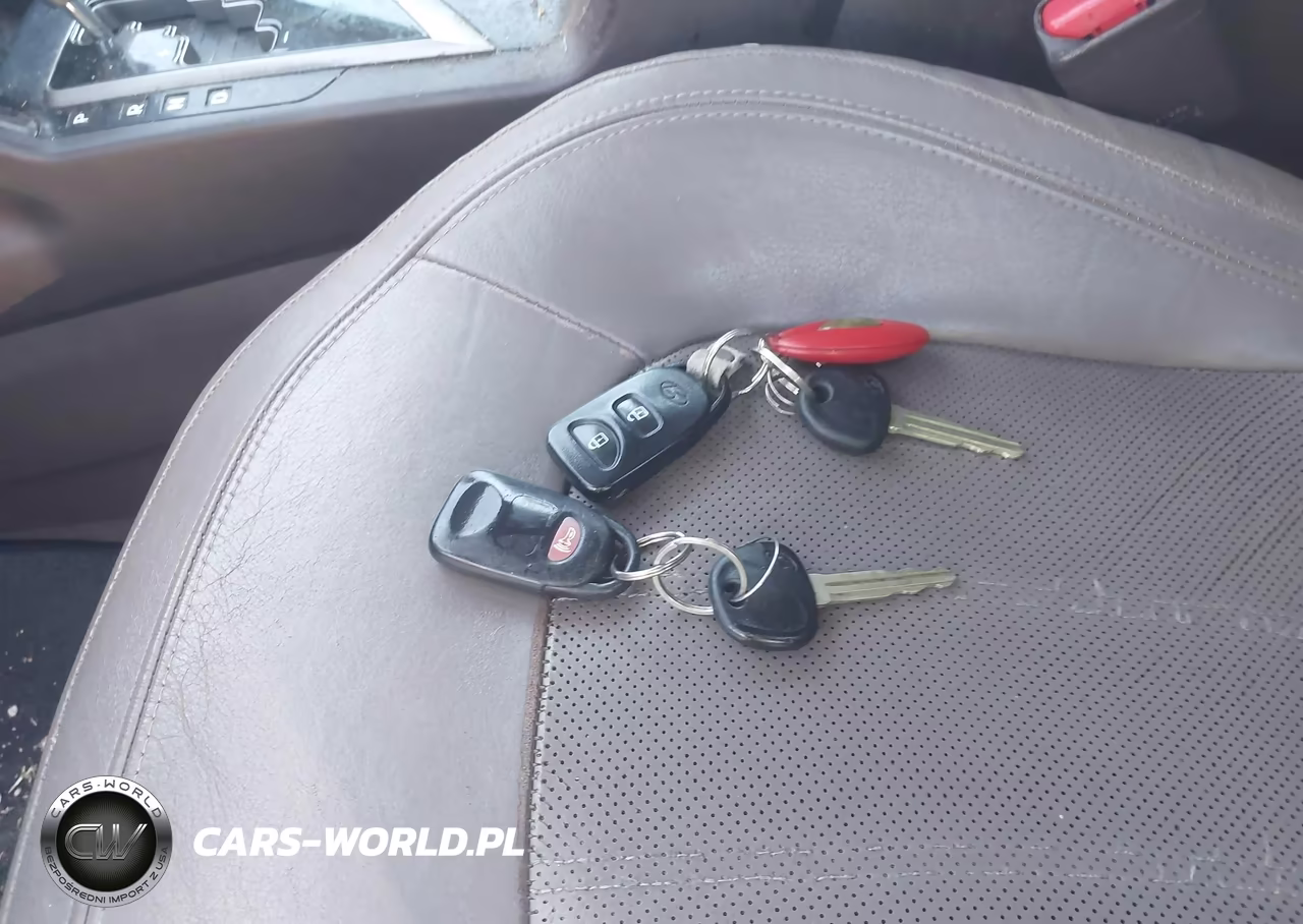 2010 Hyundai Tucson Limited VIN:KM8JU3ACXAU101362 - 11