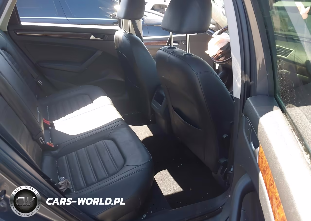 2012 Volkswagen Passat 2.5L Sel VIN:1VWCP7A30CC057227 - 8