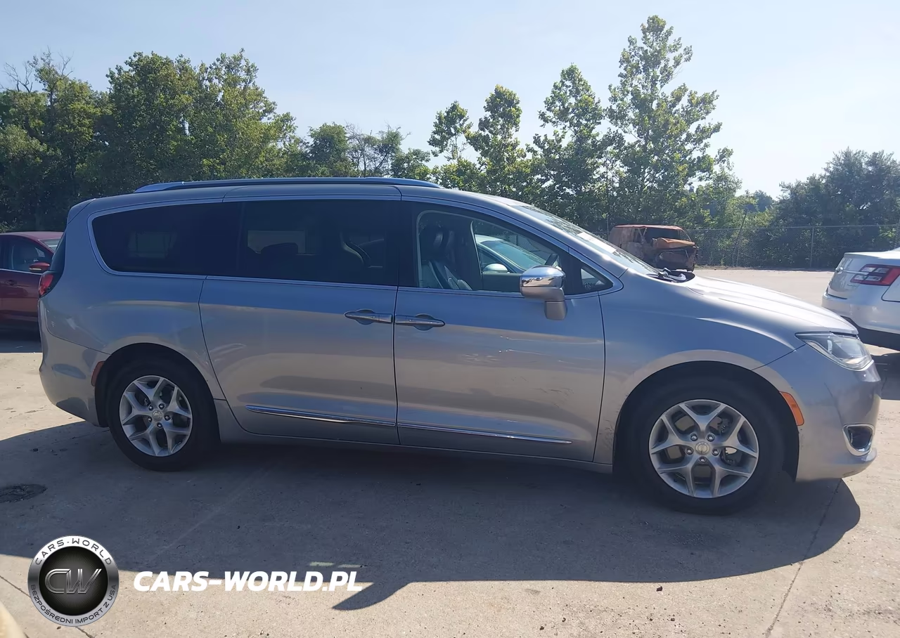 2019 Chrysler Pacifica Limited VIN:2C4RC1GG7KR731816 - 12
