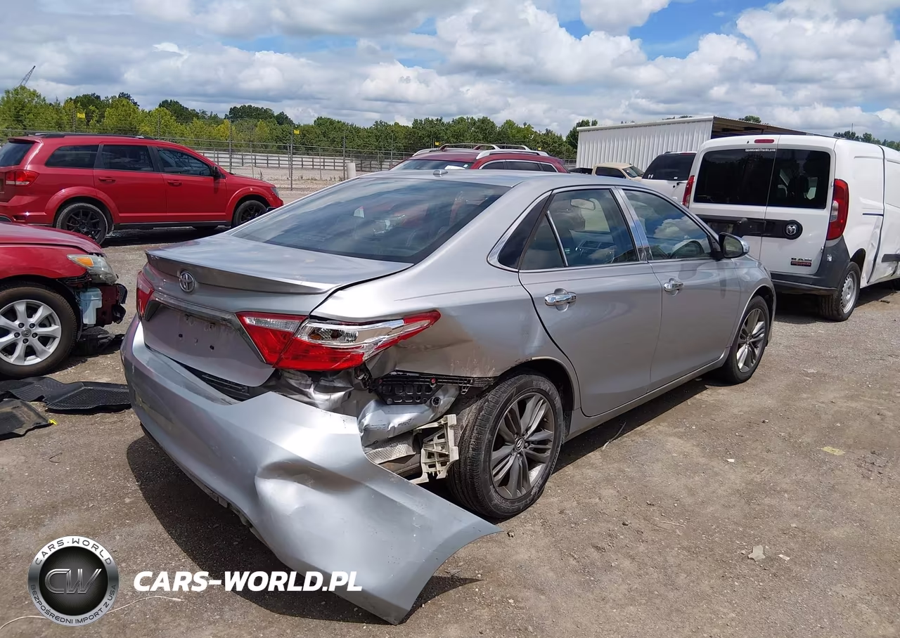2016 Toyota Camry Se VIN:4T1BF1FK2GU557397 - 4