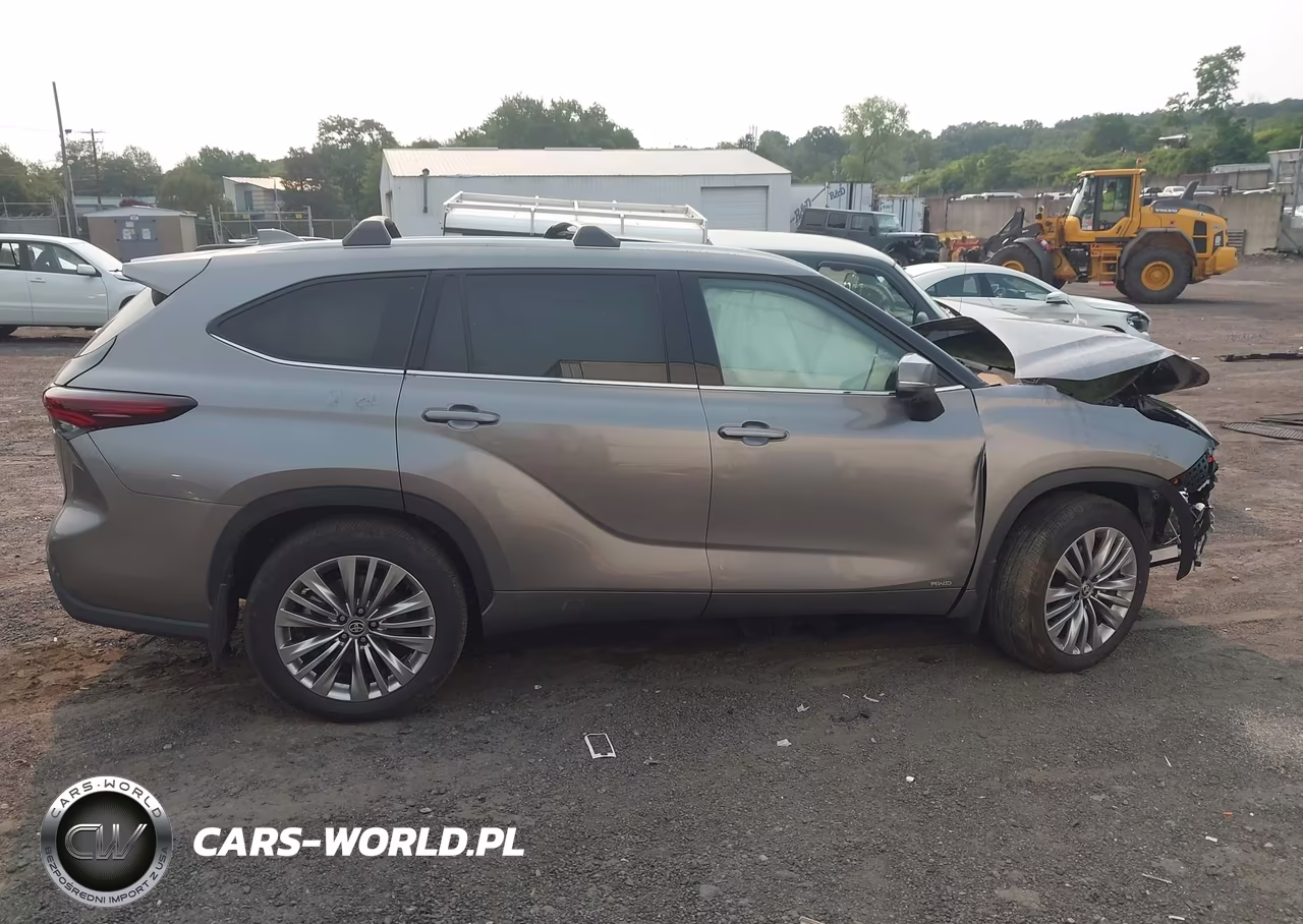 2026 Toyota Highlander Hybrid Platinum VIN:5TDEBRCH1TS713304 - 13