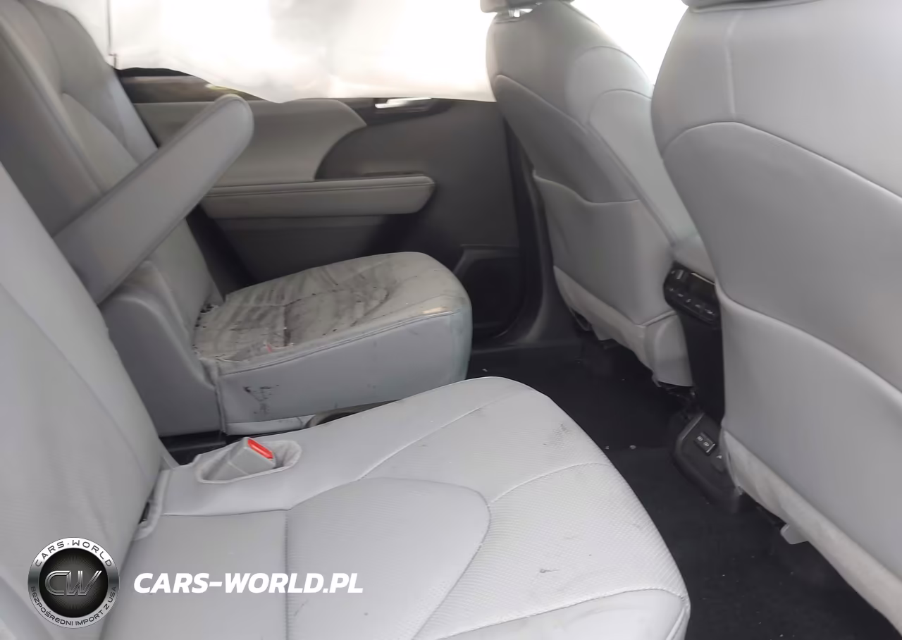 2026 Toyota Highlander Hybrid Platinum VIN:5TDEBRCH1TS713304 - 8