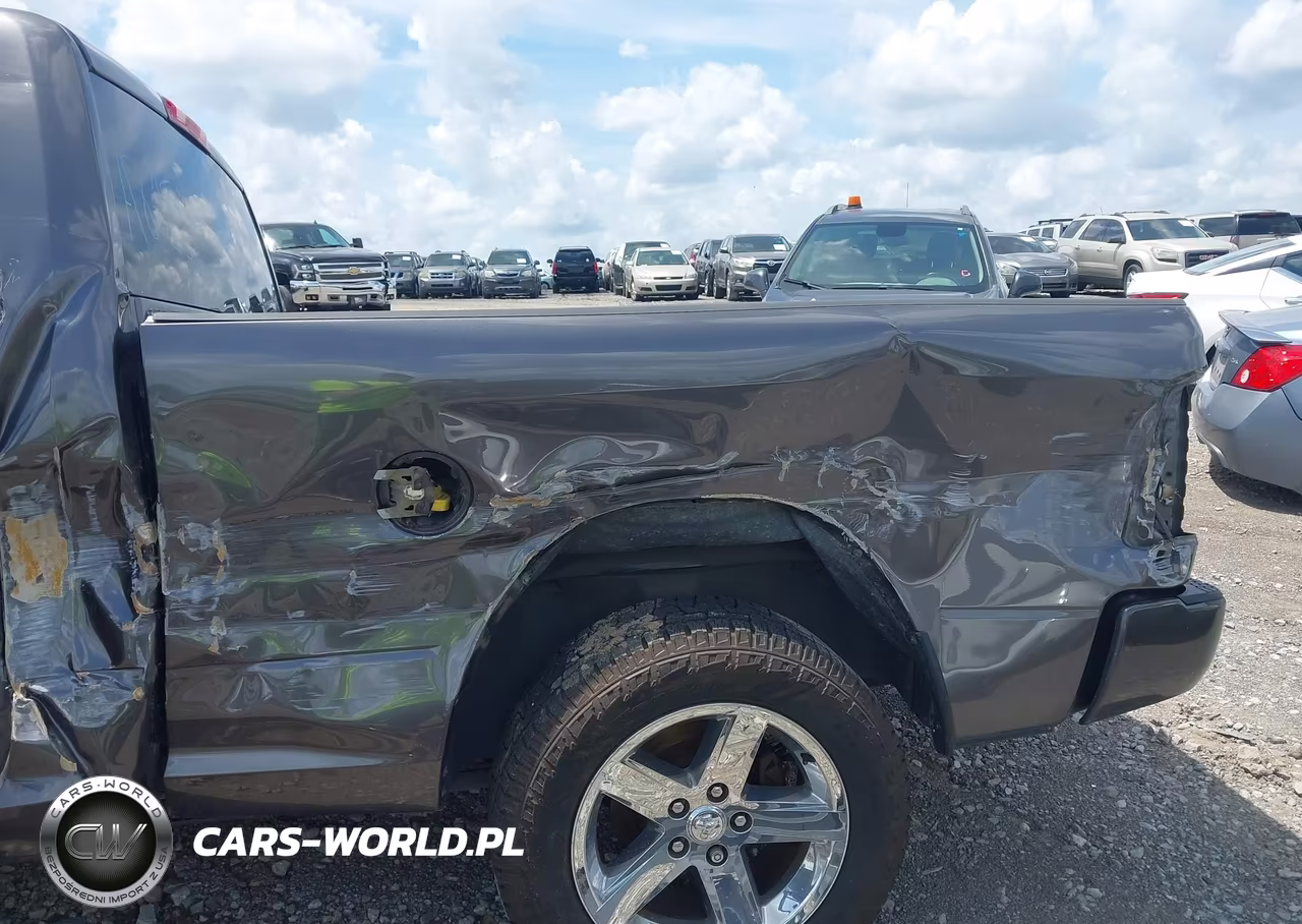 2015 Ram 1500 Express VIN:3C6JR6AG4FG660420 - 15