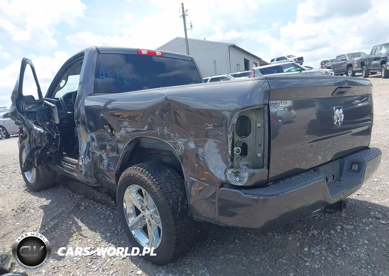 2015 Ram 1500 Express VIN:3C6JR6AG4FG660420 - 3