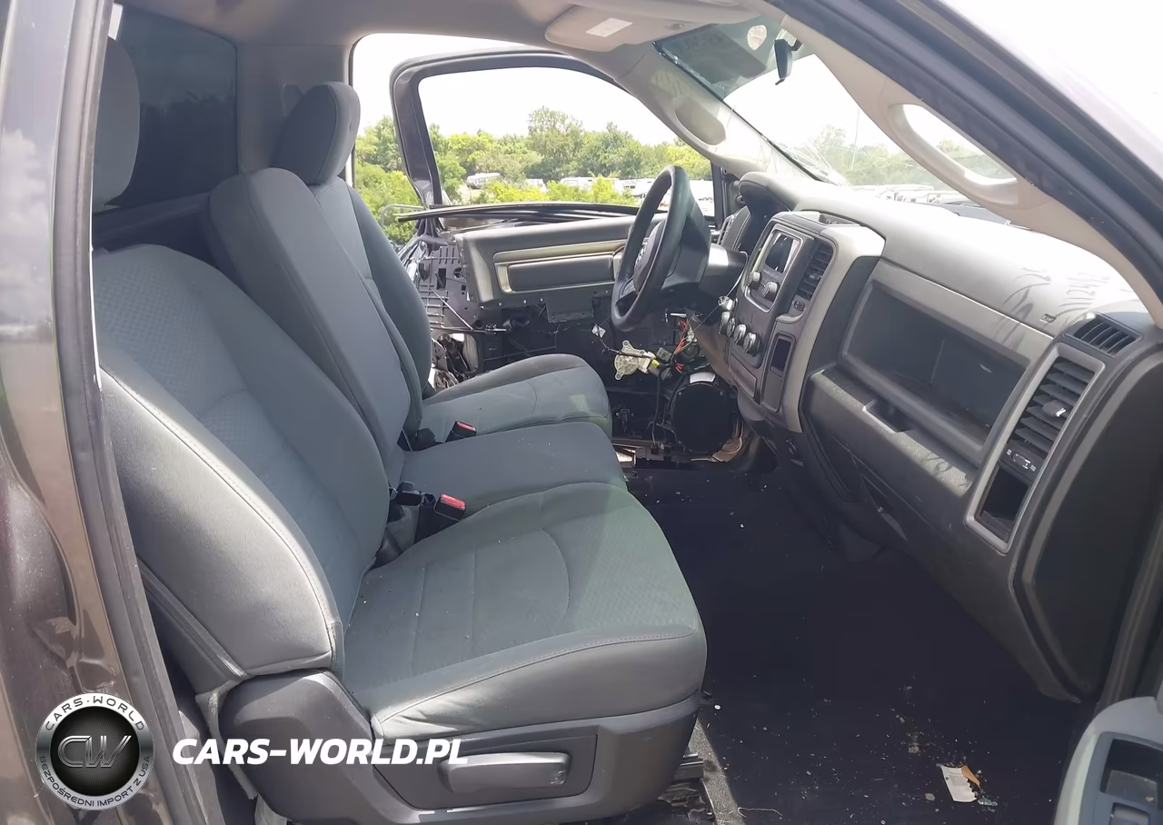 2015 Ram 1500 Express VIN:3C6JR6AG4FG660420 - 5